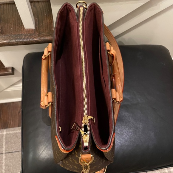 Authentic Louis Vuitton - Picture 2 of 3